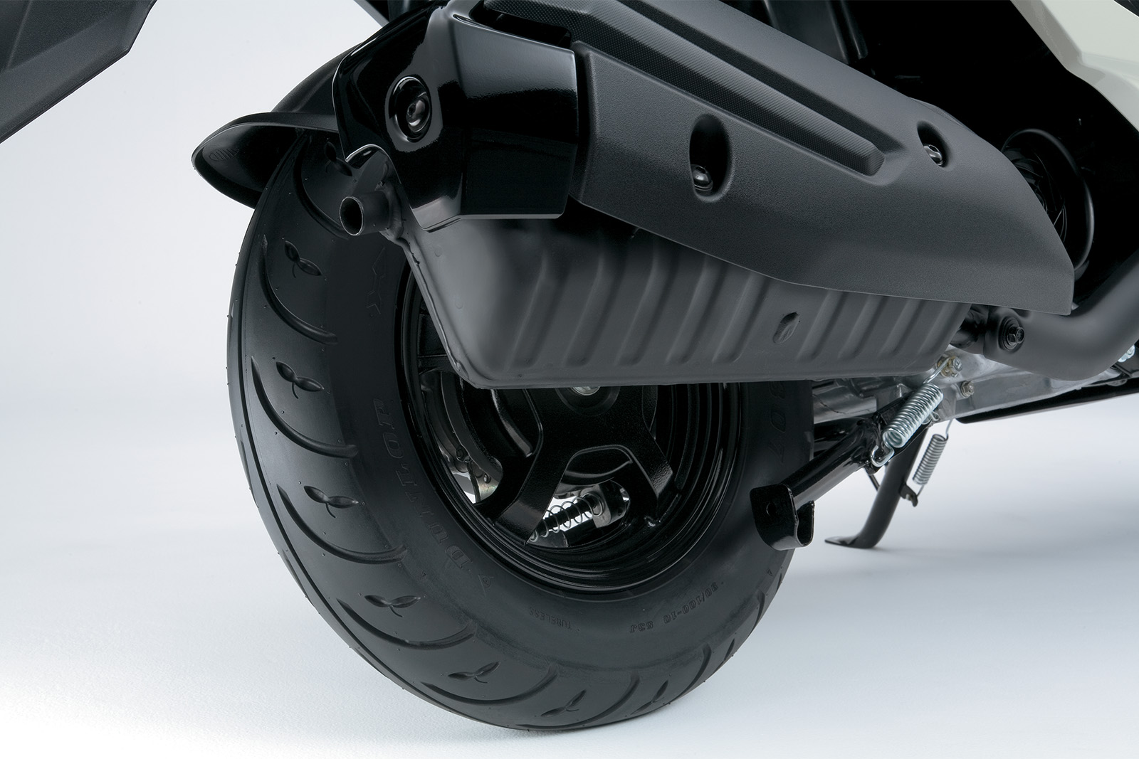 Avenis_125_M3_Tire_Wheel_Rear